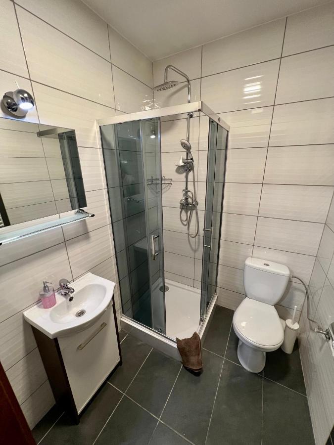 Apartamenty Ostrowiec - Pokoje Goscinne Centrum Ostrowiec Świętokrzyski Esterno foto