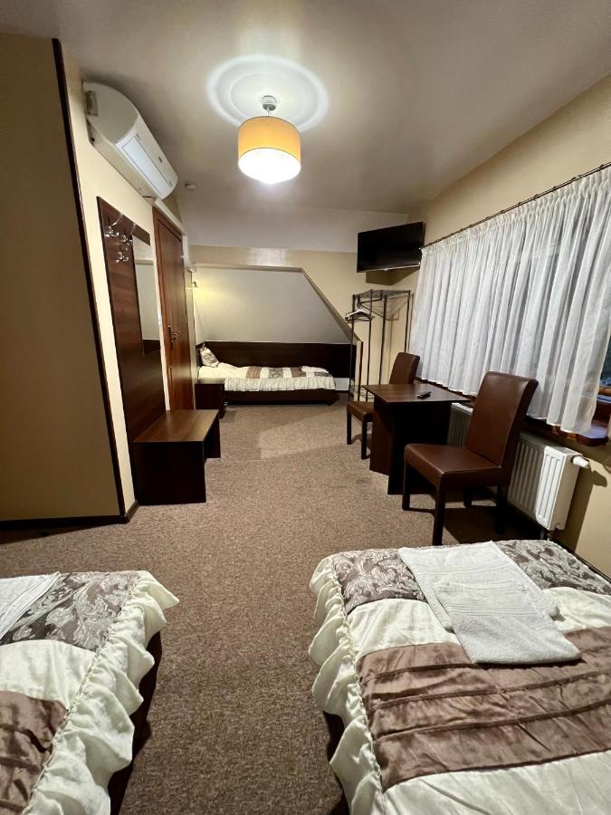 Apartamenty Ostrowiec - Pokoje Goscinne Centrum Ostrowiec Świętokrzyski Esterno foto
