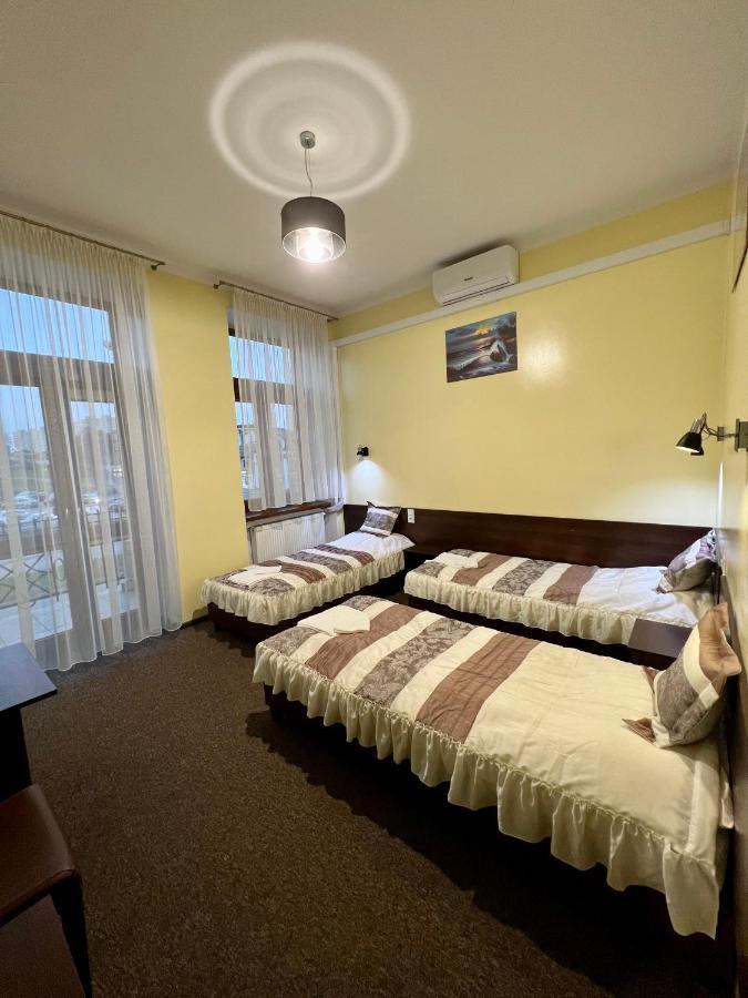 Apartamenty Ostrowiec - Pokoje Goscinne Centrum Ostrowiec Świętokrzyski Esterno foto