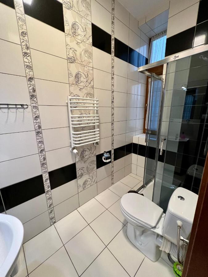 Apartamenty Ostrowiec - Pokoje Goscinne Centrum Ostrowiec Świętokrzyski Esterno foto