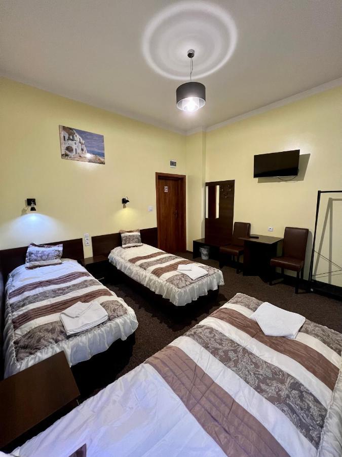 Apartamenty Ostrowiec - Pokoje Goscinne Centrum Ostrowiec Świętokrzyski Esterno foto