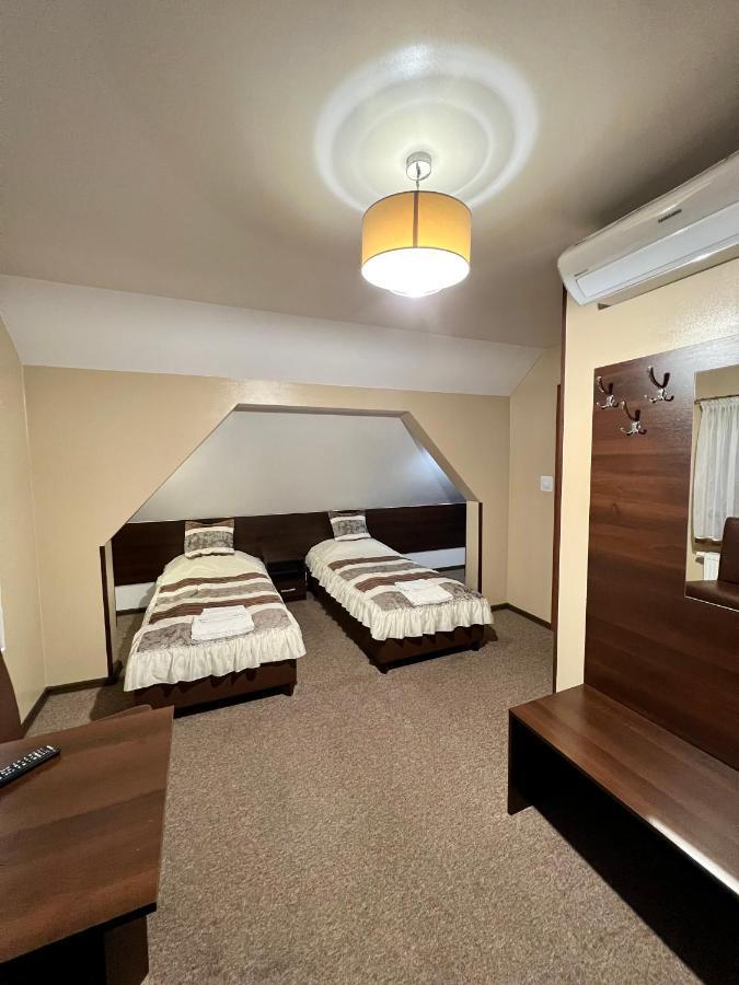 Apartamenty Ostrowiec - Pokoje Goscinne Centrum Ostrowiec Świętokrzyski Esterno foto
