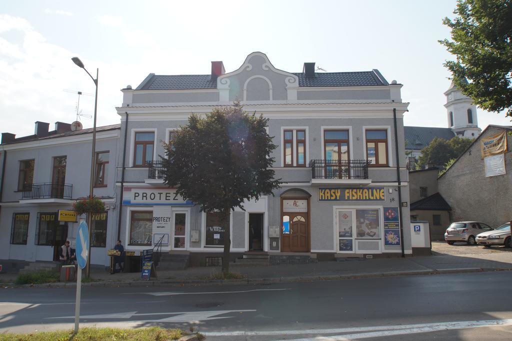 Apartamenty Ostrowiec - Pokoje Goscinne Centrum Ostrowiec Świętokrzyski Esterno foto
